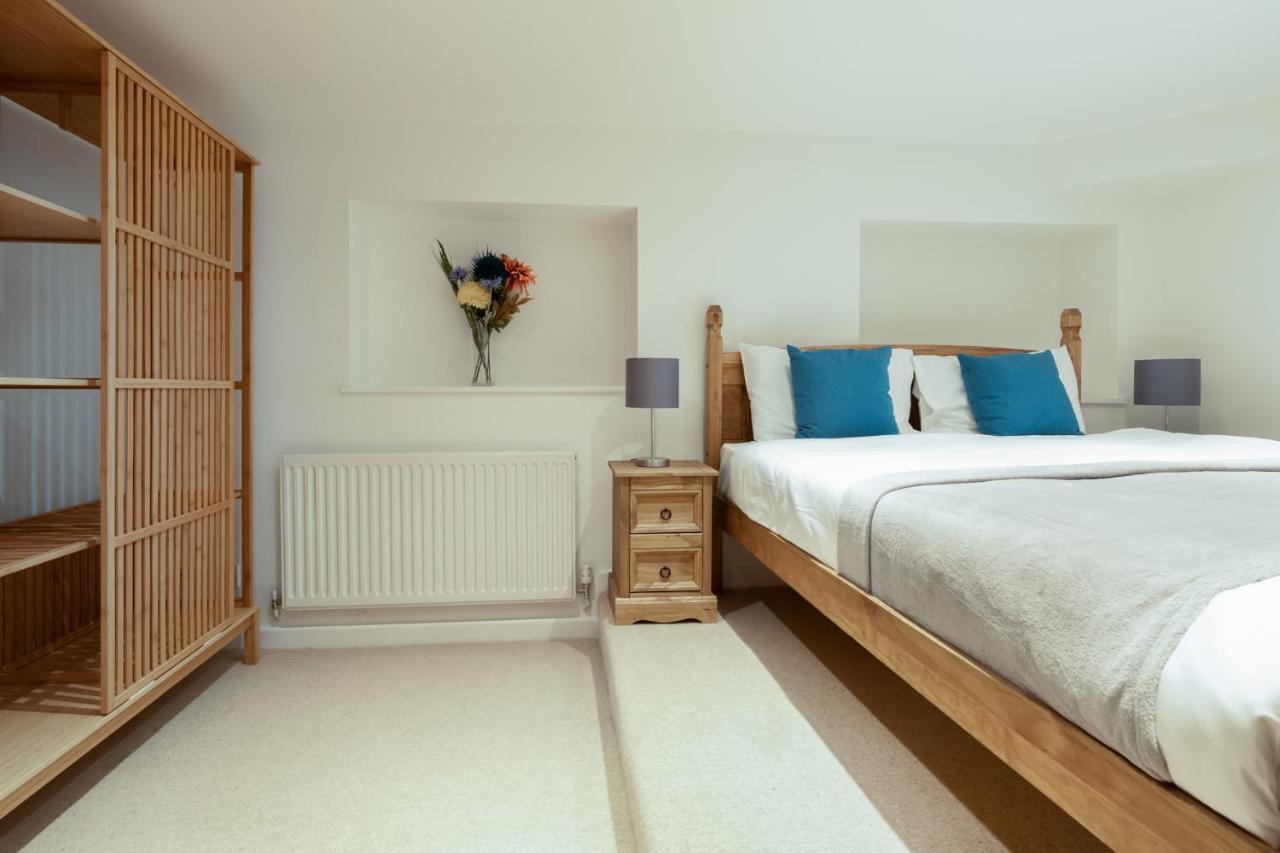 Oasis Apartment Falmouth Esterno foto